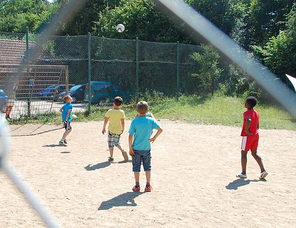 Bild "Schulkindbetreuung:fussballplatz.jpg"